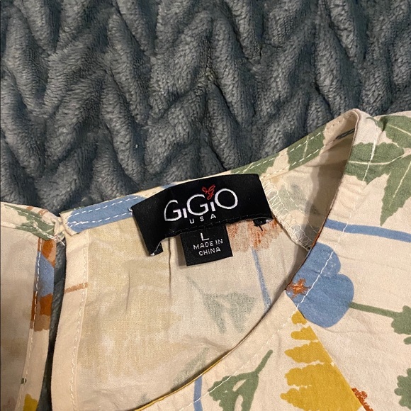 Floral Patterned Blouse - Picture 2 of 4